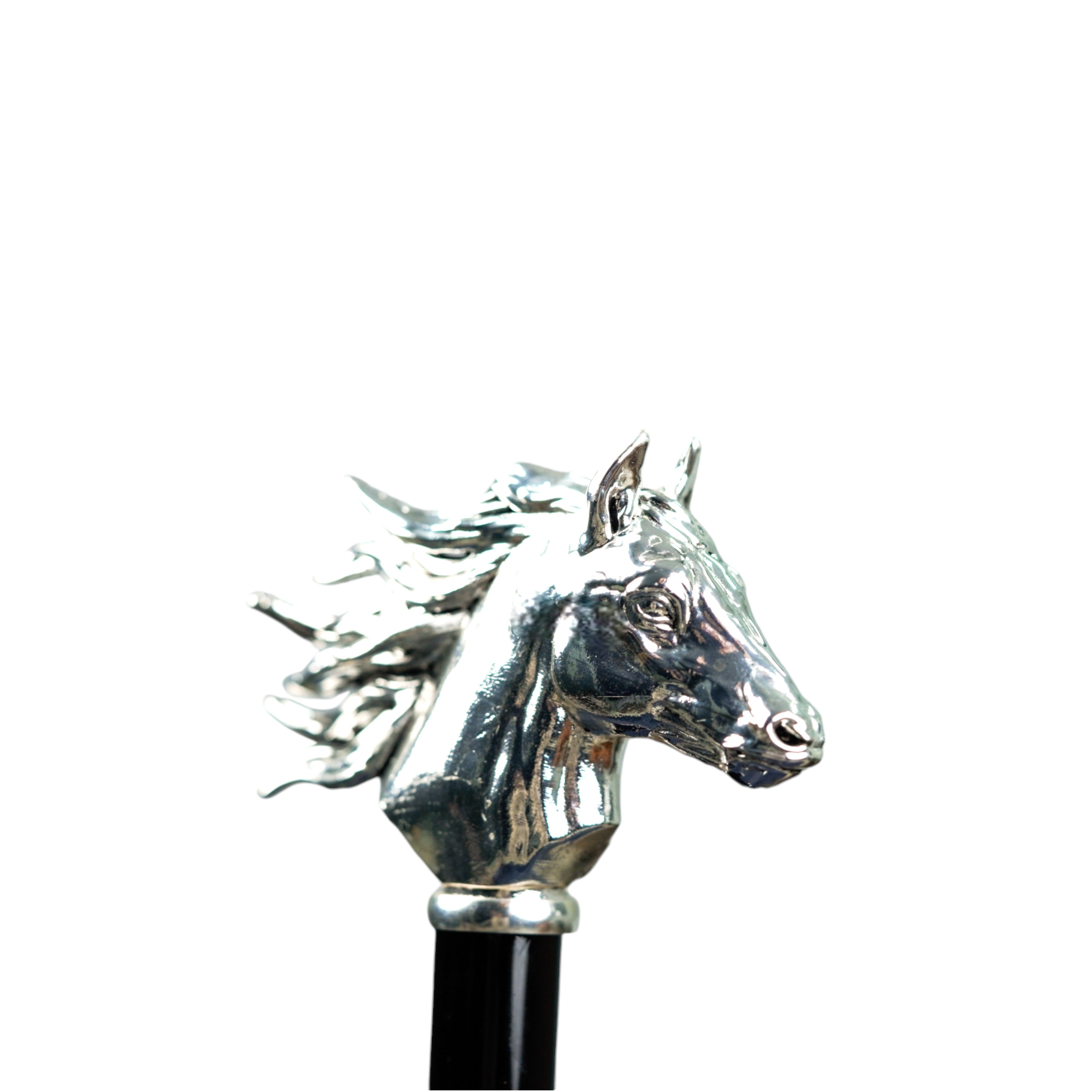 Elegante paraguas de lunares con mango de caballo bañado en plata