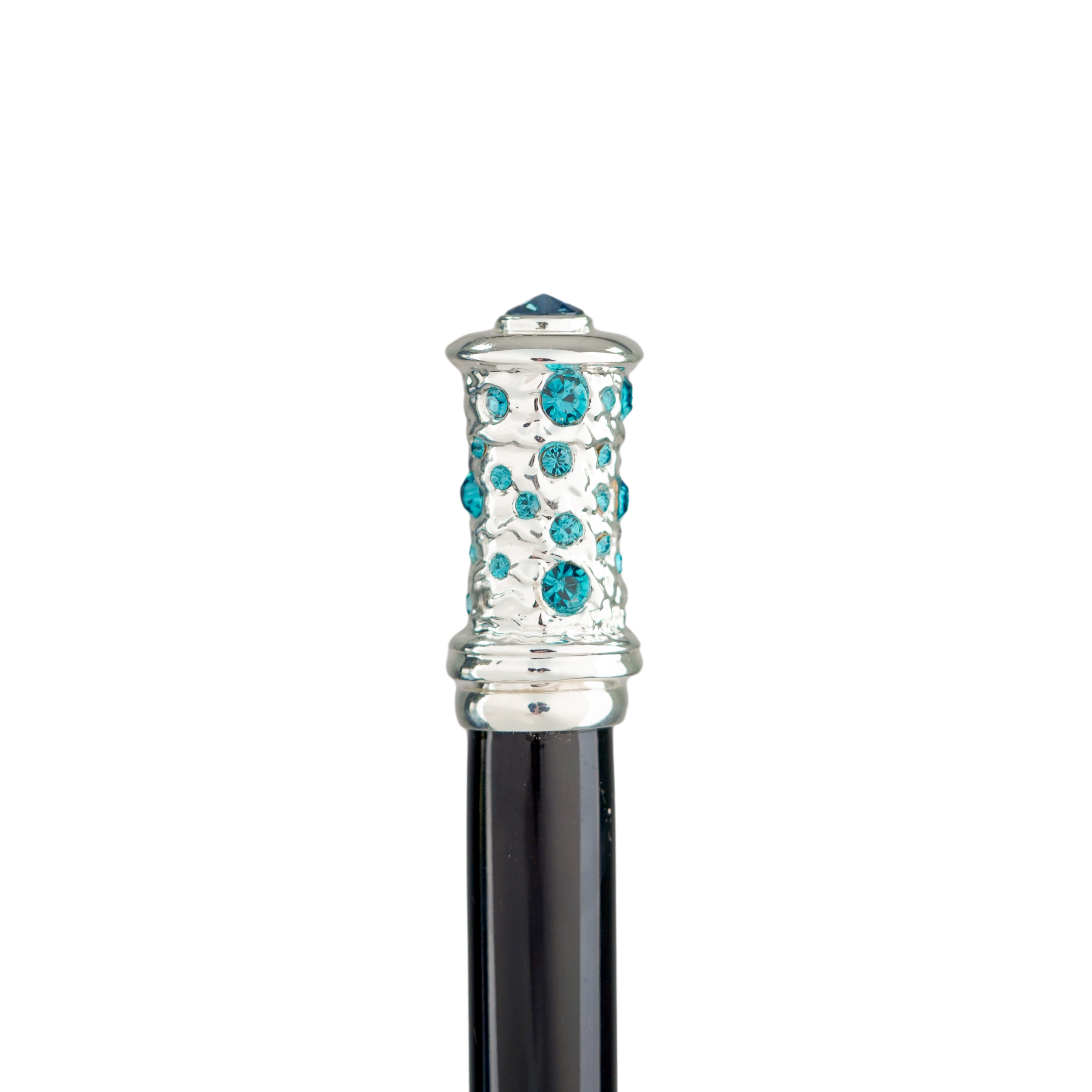 Glacial Glow – The Elegance of Silver and Sky