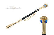 Elegancia artesanal: Calzador de cristal azul de la mejor calidad de Italia