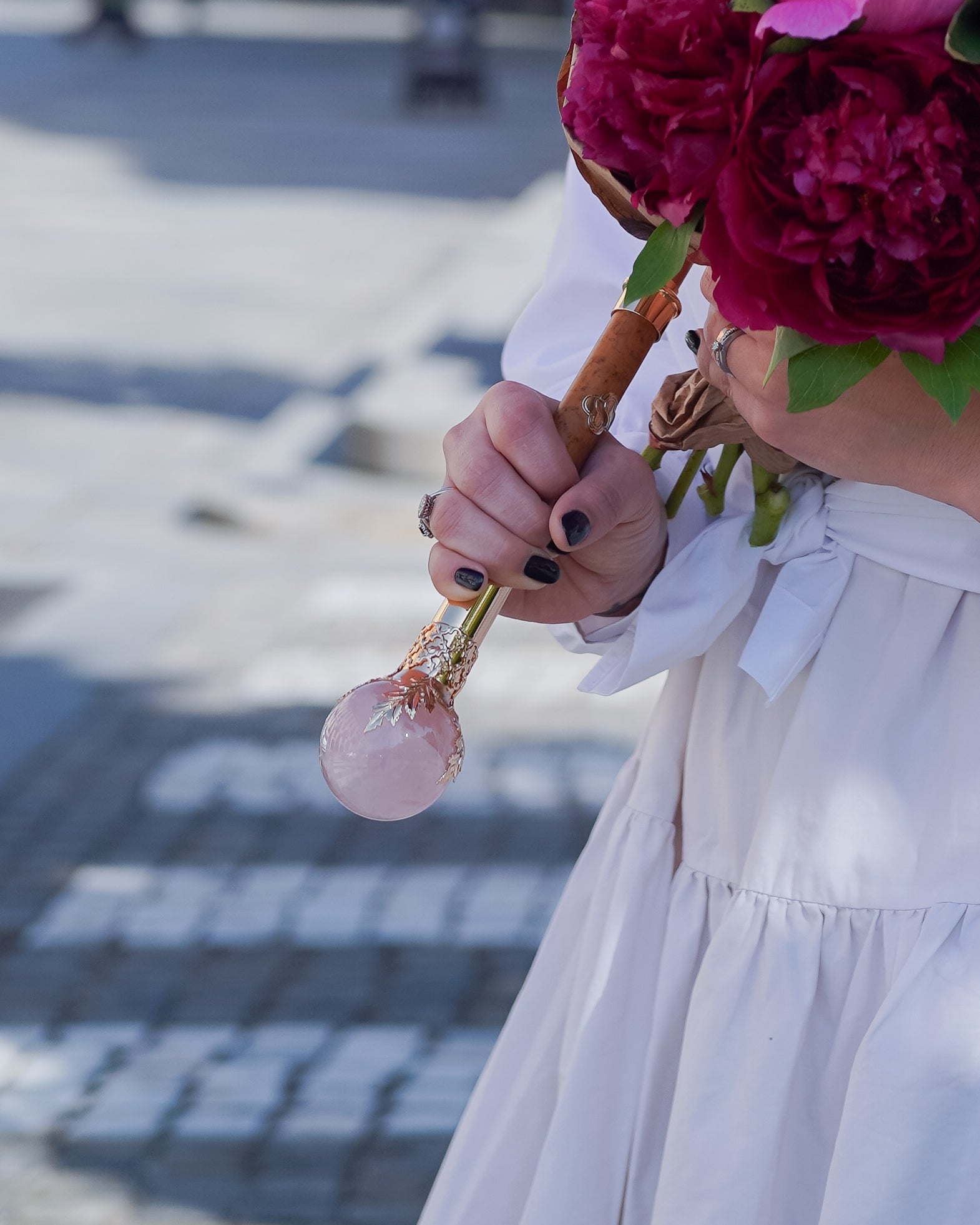 COLLEZIONE LIMITATA - Ombrello rosa con manico placcato oro e pietra di quarzo