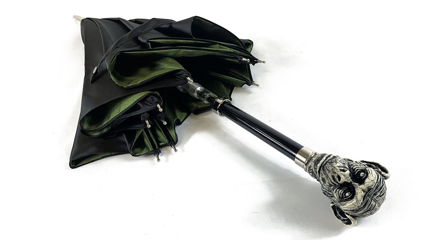 Exclusive umbrella with hand-painted monkey handle