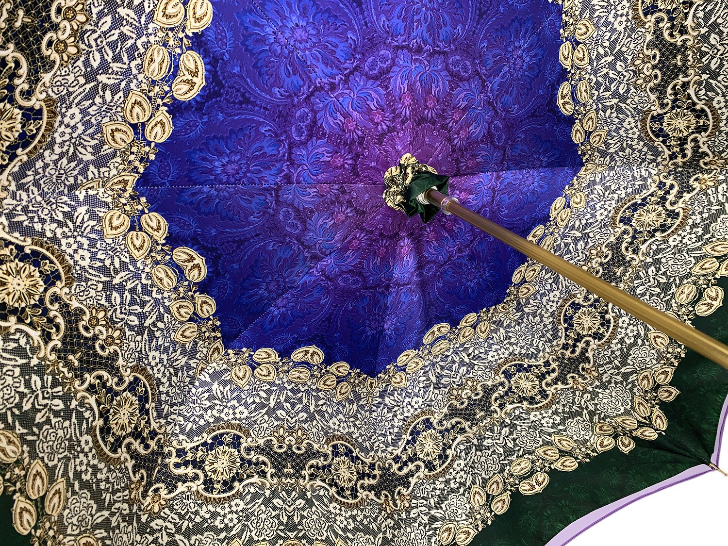 Gold plated 24K Swan on Purple lace design - il-marchesato